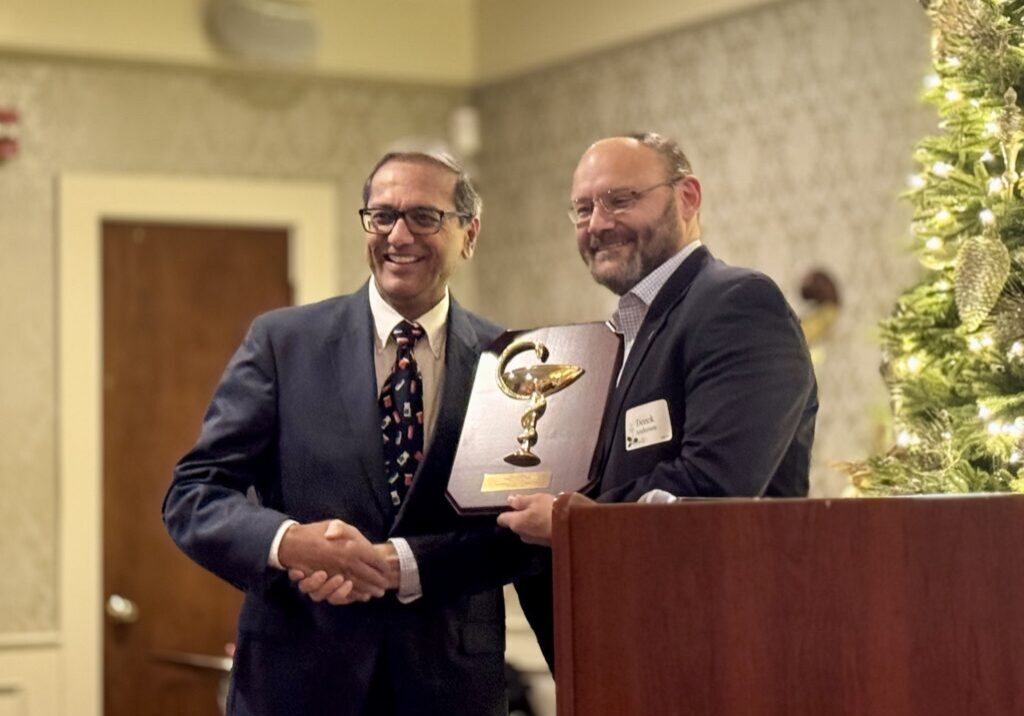 Jay Gupta_receiving Bowl of Hygeia award